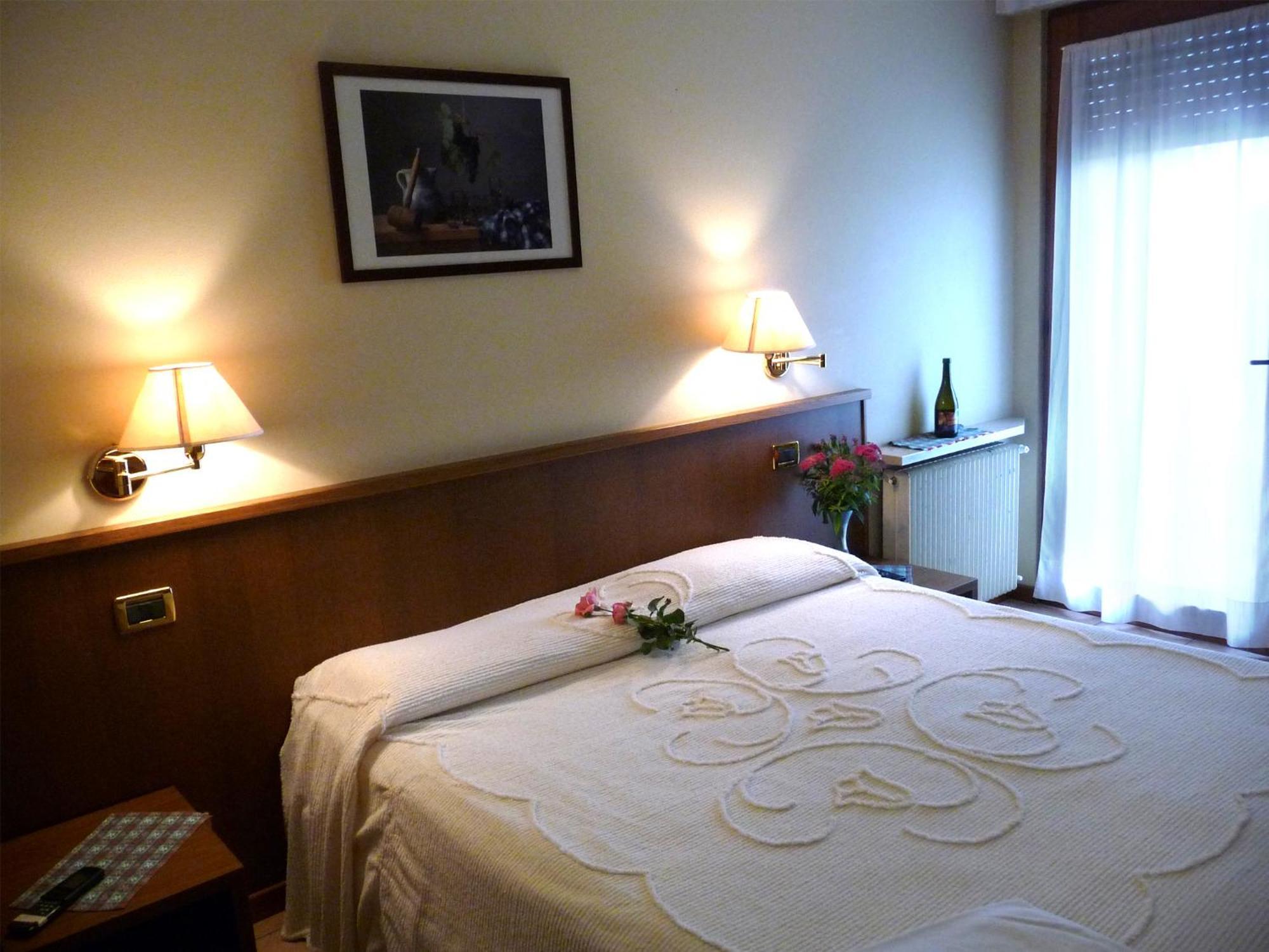 Hotel Gelindo Dei Magredi Vivaro Habitación foto